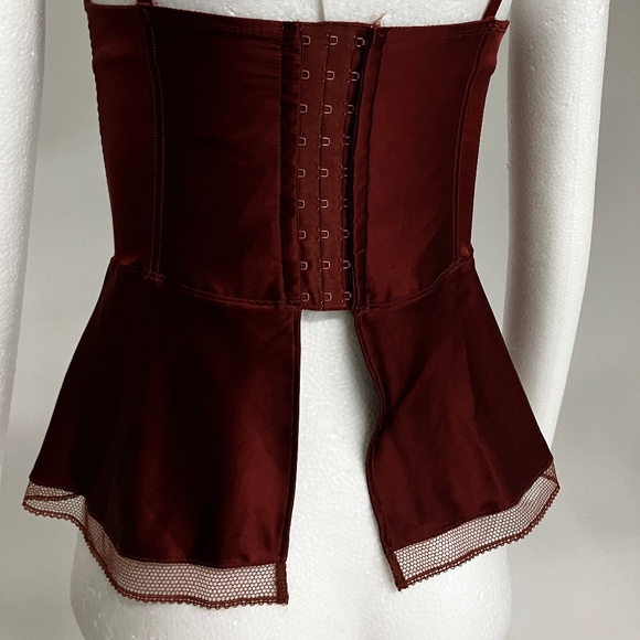 Eres Paris Silk Burgundy Top with Built in bra/corset 32C - Picture 6 of 11